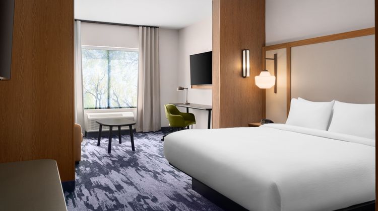 Fairfield Inn & Suites Waycross Suite