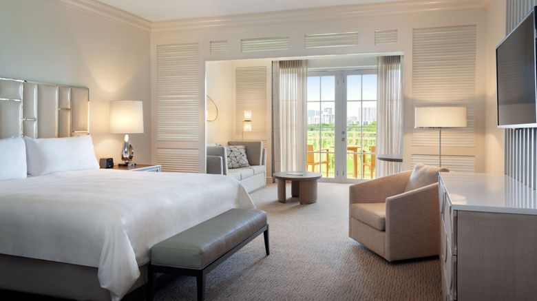 <b>JW Marriott Miami Turnberry Resort & Spa Suite</b>. Images powered by <a href="https://www.leonardoworldwide.com/" title="Leonardo Worldwide" target="_blank">Leonardo</a>.