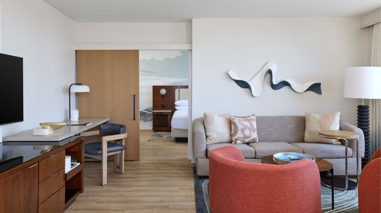 Marriott Long Beach Downtown Suite