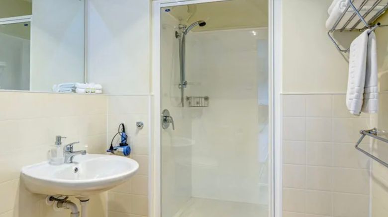 <b>Nautilus Lodge Room</b>. Images powered by <a href="https://www.leonardoworldwide.com/" title="Leonardo Worldwide" target="_blank">Leonardo</a>.