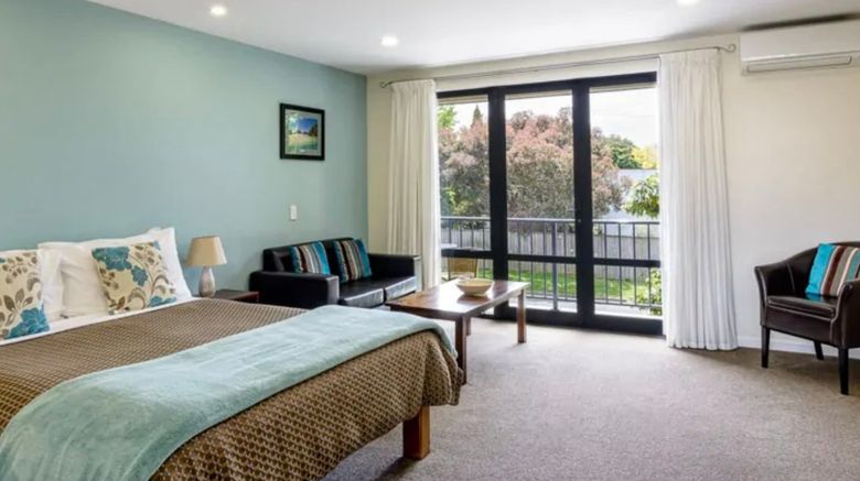 <b>Nautilus Lodge Room</b>. Images powered by <a href="https://www.leonardoworldwide.com/" title="Leonardo Worldwide" target="_blank">Leonardo</a>.