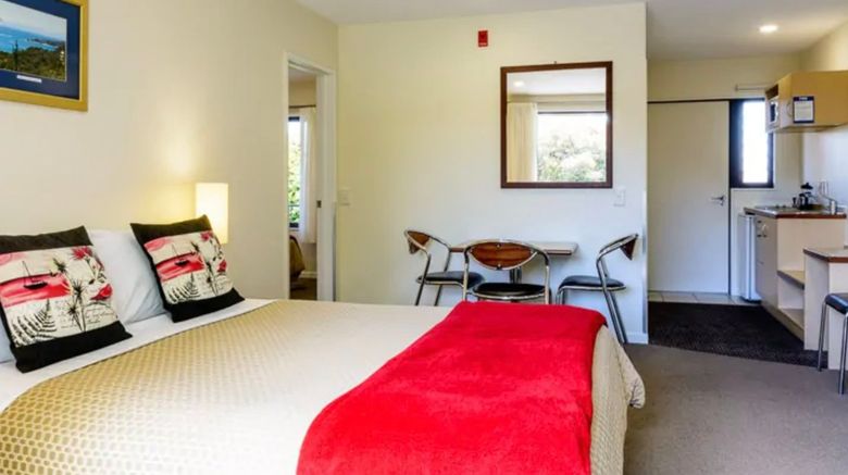 <b>Nautilus Lodge Room</b>. Images powered by <a href="https://www.leonardoworldwide.com/" title="Leonardo Worldwide" target="_blank">Leonardo</a>.