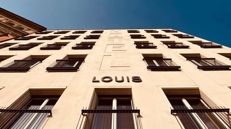 Louis Hotel Exterior