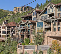 Black Diamond Lodge Exterior
