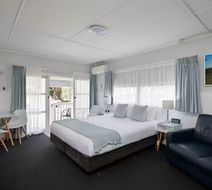 Harbour View Motel Room