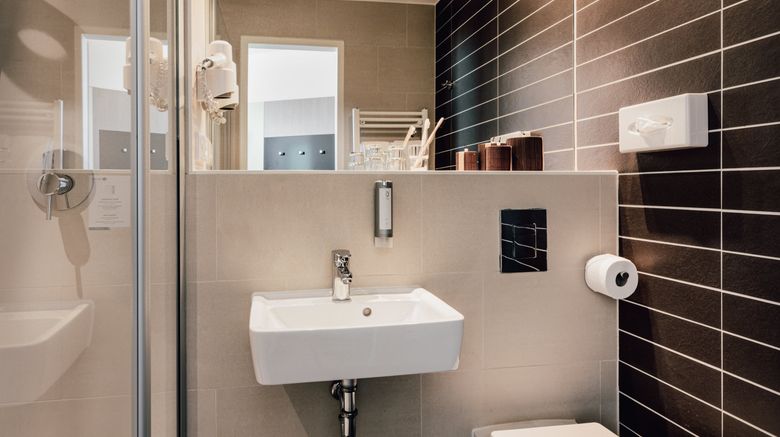 <b>Garner Hotel Berlin - Charlottenburg Room</b>. Images powered by <a href="https://www.leonardoworldwide.com/" title="Leonardo Worldwide" target="_blank">Leonardo</a>.