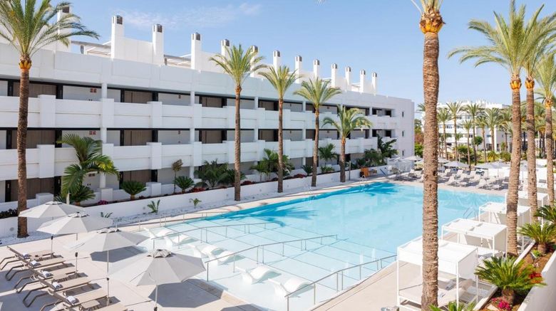 <b>Alanda Marbella Hotel Pool</b>. Images powered by <a href="https://www.leonardoworldwide.com/" title="Leonardo Worldwide" target="_blank">Leonardo</a>.