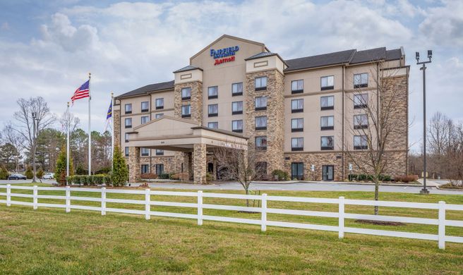 Fairfield Inn & Suites Exterior