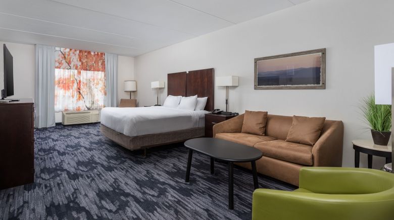 <b>Fairfield Inn & Suites Room</b>. Images powered by <a href="https://www.leonardoworldwide.com/" title="Leonardo Worldwide" target="_blank">Leonardo</a>.