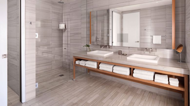 <b>Alma Downtown, A Tribute Portfolio Hotel Room</b>. Images powered by <a href="https://www.leonardoworldwide.com/" title="Leonardo Worldwide" target="_blank">Leonardo</a>.