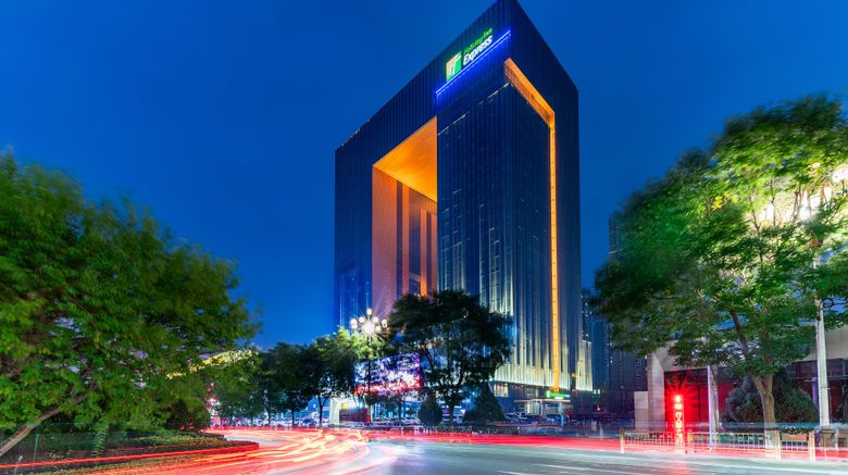<b>Holiday Inn Exp Downtown Exterior</b>. Images powered by <a href="https://www.leonardoworldwide.com/" title="Leonardo Worldwide" target="_blank">Leonardo</a>.