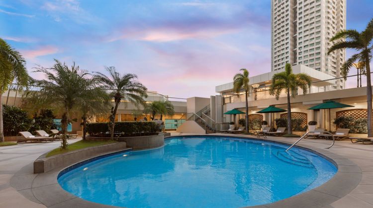 Sheraton Manila Bay Pool