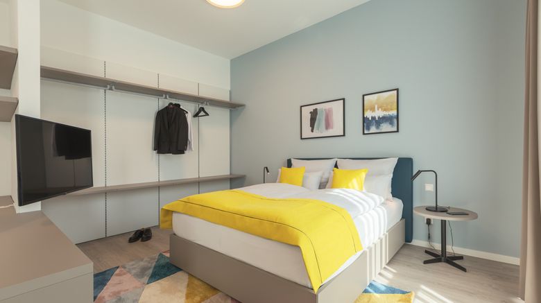 <b>Candlewood Suites Heidelberg Room</b>. Images powered by <a href="https://www.leonardoworldwide.com/" title="Leonardo Worldwide" target="_blank">Leonardo</a>.