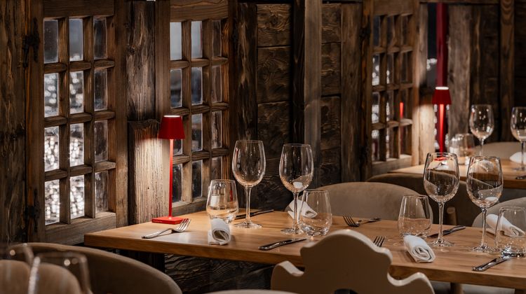 Manotel Edelweiss Hotel Restaurant