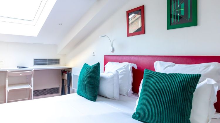 Porte de Versailles Hotel Room