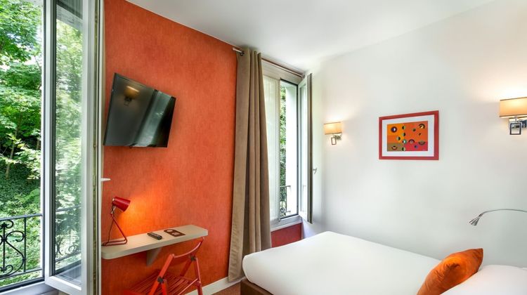 Porte de Versailles Hotel Room