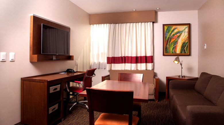 <b>Four Points by Sheraton Queretaro Norte Room</b>. Images powered by <a href="https://www.leonardoworldwide.com/" title="Leonardo Worldwide" target="_blank">Leonardo</a>.