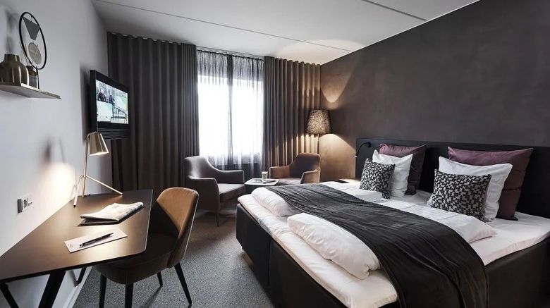 <b>Grand Hotel Room</b>. Images powered by <a href="https://www.leonardoworldwide.com/" title="Leonardo Worldwide" target="_blank">Leonardo</a>.
