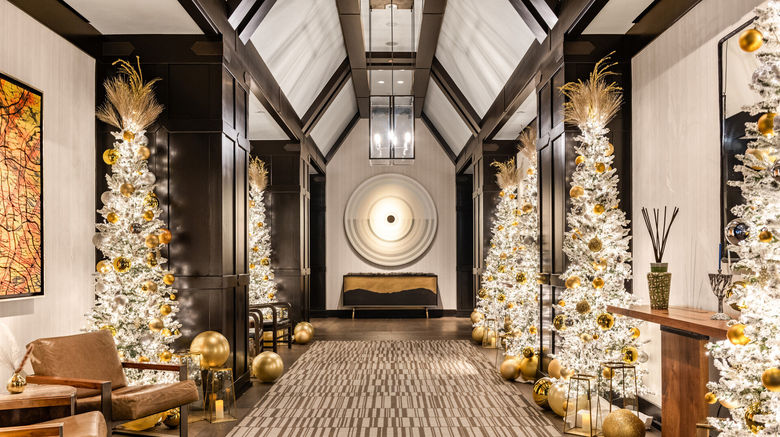 <b>Four Seasons Resort Vail Lobby</b>. Images powered by <a href="https://www.leonardoworldwide.com/" title="Leonardo Worldwide" target="_blank">Leonardo</a>.