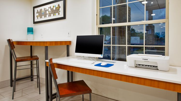 Holiday Inn Express Sunbury/Columbus Are Other