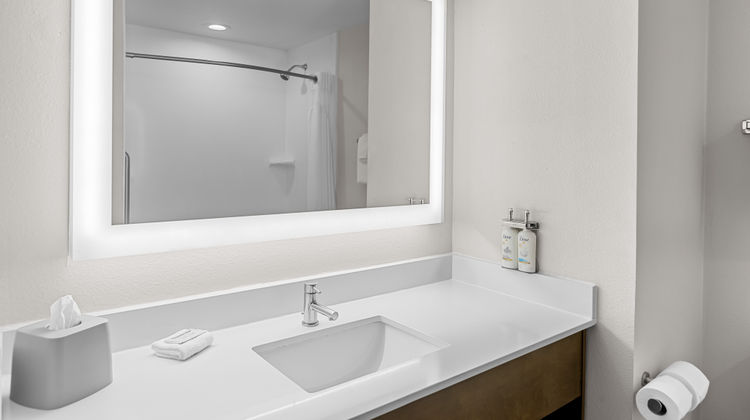 Holiday Inn Express Hotel & Suites Room