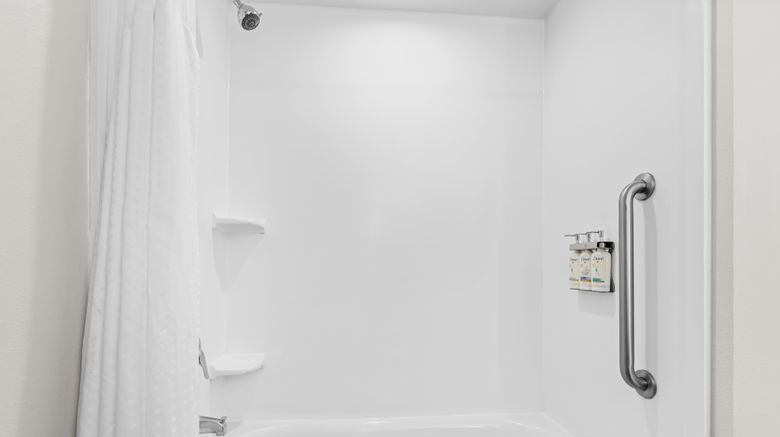 <b>Holiday Inn Express Hotel & Suites Room</b>. Images powered by <a href="https://www.leonardoworldwide.com/" title="Leonardo Worldwide" target="_blank">Leonardo</a>.
