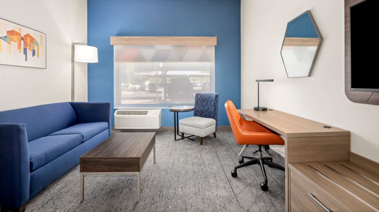 <b>Holiday Inn Express-Suites Phoenix West Room</b>. Images powered by <a href="https://www.leonardoworldwide.com/" title="Leonardo Worldwide" target="_blank">Leonardo</a>.