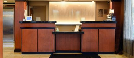 Fairfield Inn & Suites Hartford Airport Lobby