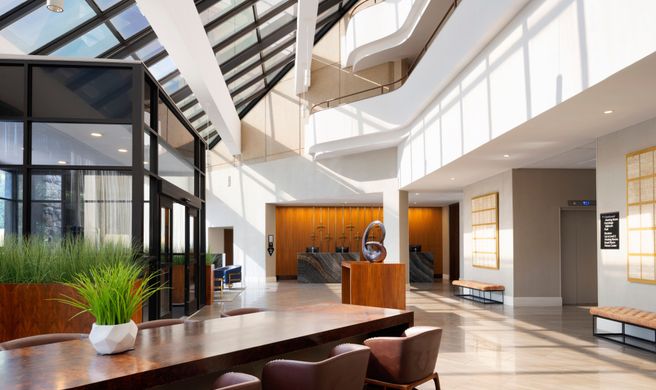 Nashville Airport Marriott Lobby