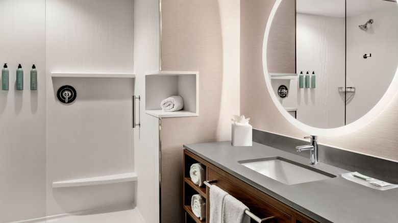 <b>Courtyard Brookfield at Poplar Creek Room</b>. Images powered by <a href="https://www.leonardoworldwide.com/" title="Leonardo Worldwide" target="_blank">Leonardo</a>.