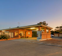 Junee Motor Inn Exterior