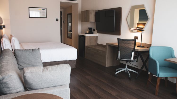 Holiday Inn Express Guadalajara Expo Suite