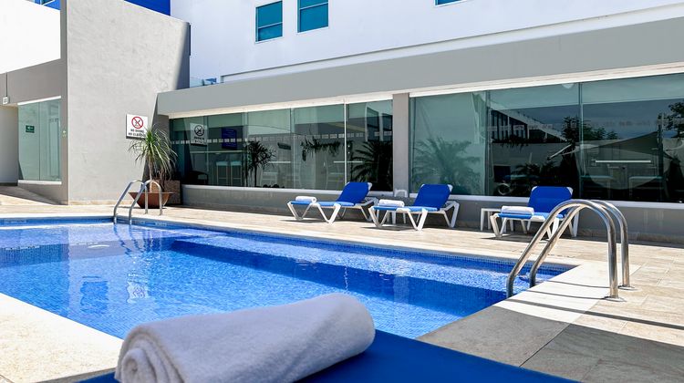 Holiday Inn Express Merida Pool