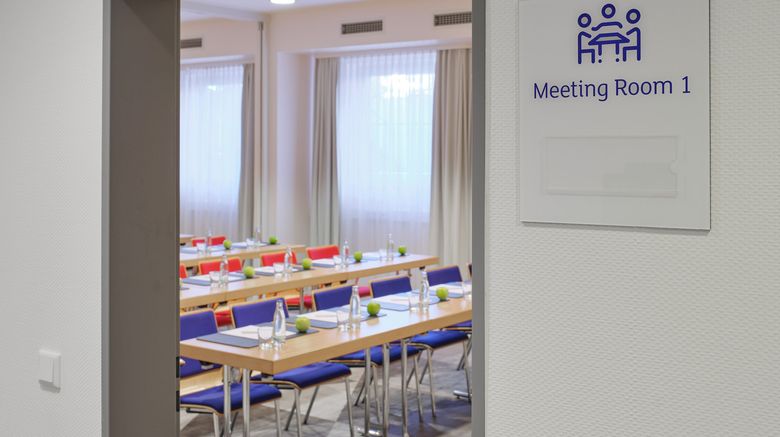 <b>Holiday Inn Express Frankfurt Airport Meeting</b>. Images powered by <a href="https://www.leonardoworldwide.com/" title="Leonardo Worldwide" target="_blank">Leonardo</a>.