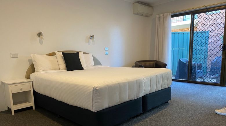 <b>Macquarie Barracks Inn Room</b>. Images powered by <a href="https://www.leonardoworldwide.com/" title="Leonardo Worldwide" target="_blank">Leonardo</a>.