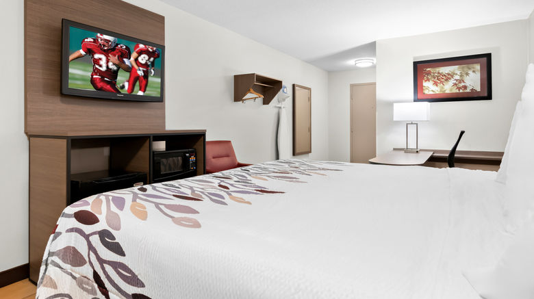 <b>Red Roof Inn Harrisburg North Room</b>. Images powered by <a href="https://www.leonardoworldwide.com/" title="Leonardo Worldwide" target="_blank">Leonardo</a>.
