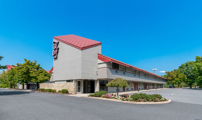 Red Roof Inn Harrisburg North Exterior