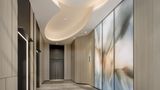Holiday Inn Exp Intl Duty Free Lobby
