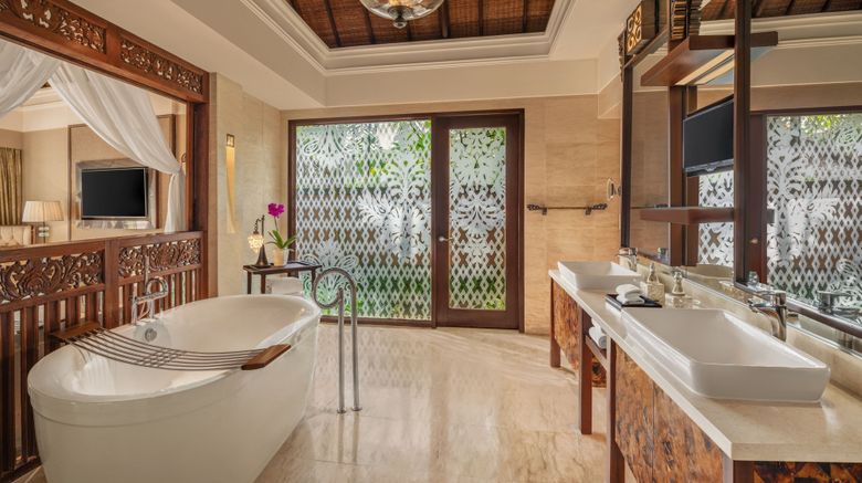 <b>The St Regis Bali Resort Room</b>. Images powered by <a href="https://www.leonardoworldwide.com/" title="Leonardo Worldwide" target="_blank">Leonardo</a>.