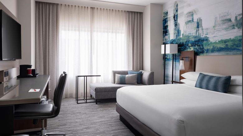<b>Indianapolis Marriott Downtown Room</b>. Images powered by <a href="https://www.leonardoworldwide.com/" title="Leonardo Worldwide" target="_blank">Leonardo</a>.