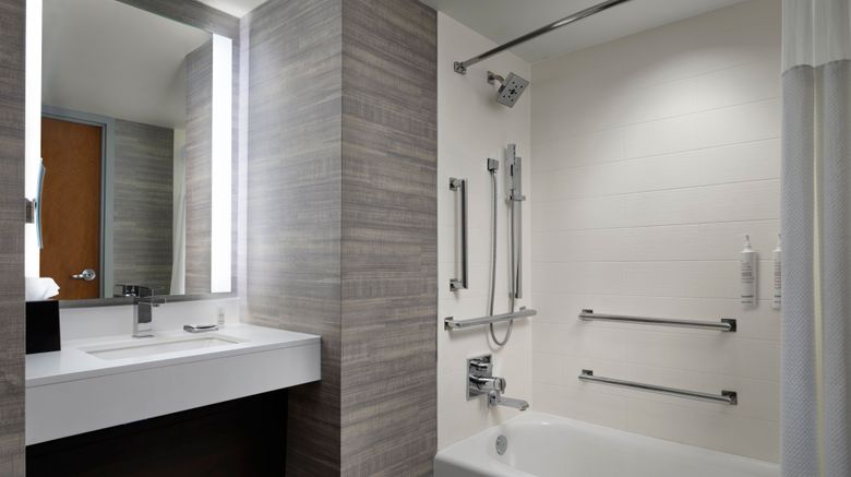 <b>Indianapolis Marriott Downtown Room</b>. Images powered by <a href="https://www.leonardoworldwide.com/" title="Leonardo Worldwide" target="_blank">Leonardo</a>.