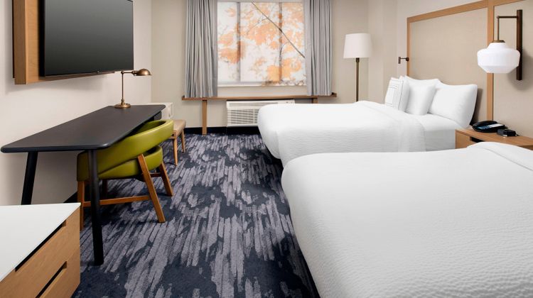 Fairfield Inn & Suites Alexandria West Room