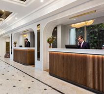 La Clef Tour Eiffel Lobby