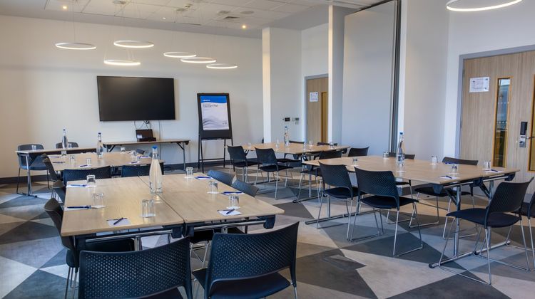 Holiday Inn Express TRAFFORDCITY Meeting