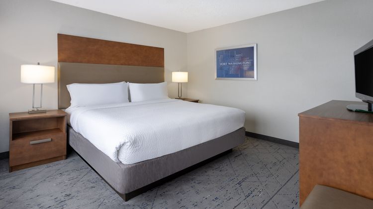 Holiday Inn Express & Stes Ft Washington Suite
