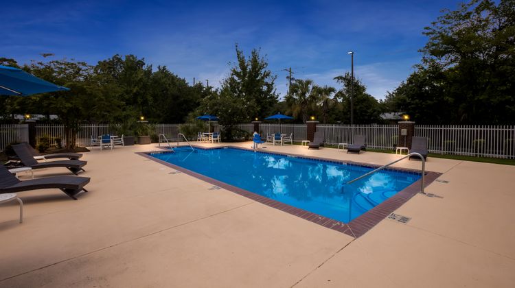 Holiday Inn Express Hotel & Suites Pool