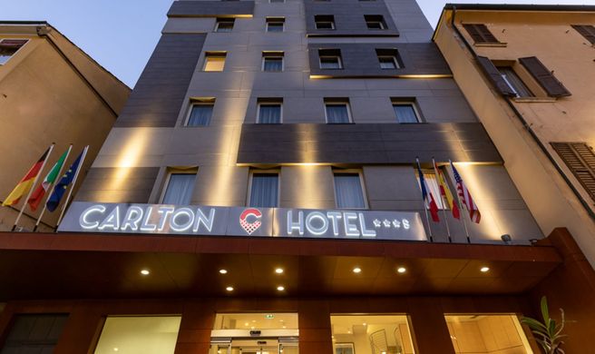 Hotel Carlton Exterior