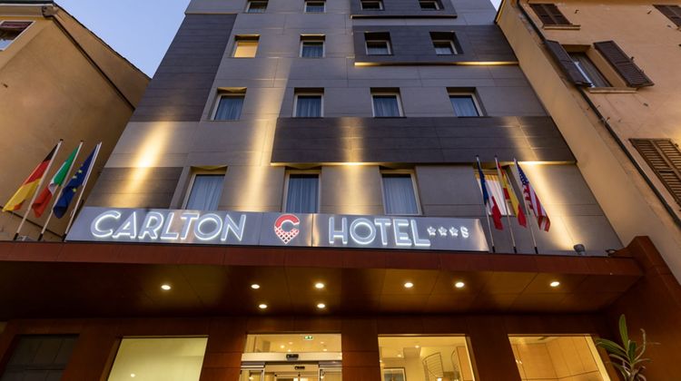 Hotel Carlton Exterior