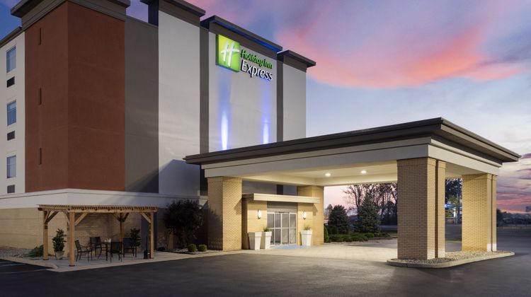Holiday Inn Express Toledo North Exterior