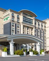 Holiday Inn Parkway Convention Centre